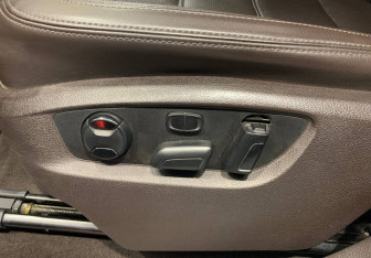 Подержанный автомобиль Volkswagen Touareg 2015 года (14 фото)