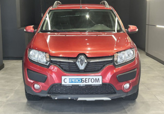 Подержанный автомобиль Renault Sandero 2016 года (3 фото)
