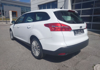 Подержанный автомобиль Ford Focus Wagon 2017 года (3 фото)