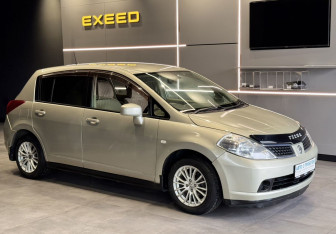 Подержанный автомобиль Nissan Tiida Hatchback 2005 года (4 фото)