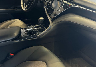 Подержанный автомобиль Toyota Camry Sedan 2018 года (9 фото)