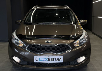 Подержанный автомобиль Kia Ceed Wagon 2013 года (3 фото)