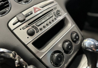 Подержанный автомобиль Peugeot 408 2012 года (12 фото)