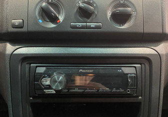 Подержанный автомобиль Skoda Fabia Hatchback 2012 года (8 фото)