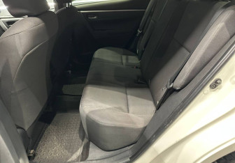 Подержанный автомобиль Toyota Corolla Sedan 2016 года (8 фото)