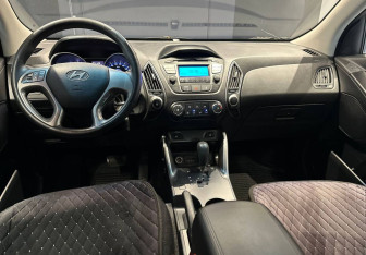 Подержанный автомобиль Hyundai ix35 2014 года (11 фото)