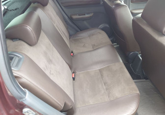 Подержанный автомобиль Suzuki Swift Hatchback 2010 года (14 фото)