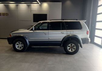 Подержанный автомобиль Mitsubishi Pajero Sport 2008 года (5 фото)