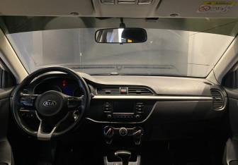 Подержанный автомобиль Kia Rio Sedan 2018 года (9 фото)
