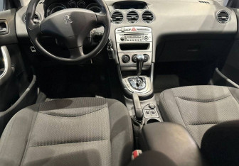 Подержанный автомобиль Peugeot 408 2012 года (7 фото)