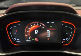 Подержанный автомобиль Geely Coolray 2022 года (15 фото)