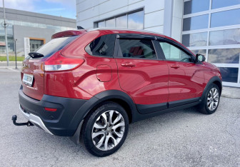 Подержанный автомобиль LADA (ВАЗ) XRAY 2019 года (10 фото)