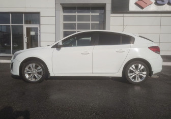 Подержанный автомобиль Chevrolet Cruze Hatchback 2014 года (4 фото)