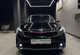 Подержанный автомобиль Kia Rio Sedan 2021 года (3 фото)