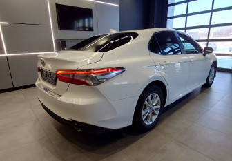 Подержанный автомобиль Toyota Camry Sedan 2020 года (9 фото)