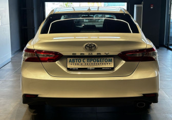 Подержанный автомобиль Toyota Camry Sedan 2018 года (5 фото)
