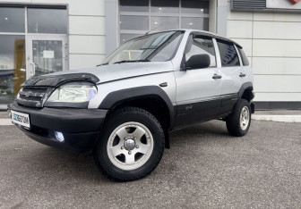 Подержанный автомобиль Chevrolet Niva 2005 года (1 фото)