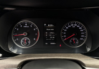 Подержанный автомобиль Kia K5 2020 года (17 фото)