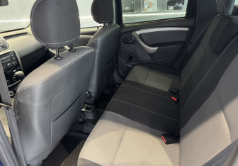Подержанный автомобиль Renault Duster 2014 года (14 фото)