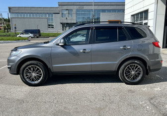 Подержанный автомобиль Hyundai Santa Fe 2012 года (4 фото)