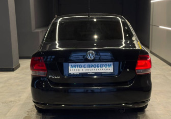 Подержанный автомобиль Volkswagen Polo Sedan 2012 года (6 фото)
