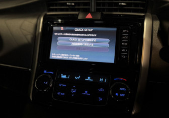 Подержанный автомобиль Toyota Corolla Sedan 2018 года (12 фото)