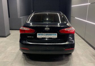 Подержанный автомобиль Kia Cerato Sedan 2013 года (7 фото)