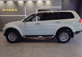 Подержанный автомобиль Mitsubishi Pajero Sport 2013 года (6 фото)