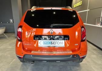 Подержанный автомобиль Renault Duster 2018 года (6 фото)