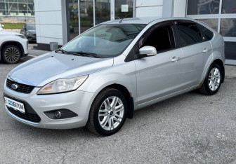 Подержанный автомобиль Ford Focus Hatchback 2008 года (2 фото)