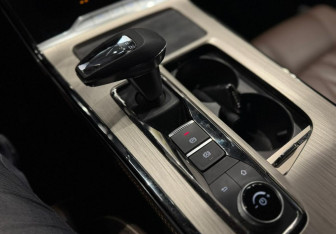 Подержанный автомобиль Exeed VX 2023 года (14 фото)