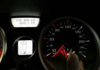 Подержанный автомобиль Renault Megane Sedan 2008 года (10 фото)