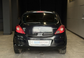 Подержанный автомобиль Opel Corsa 2008 года (6 фото)