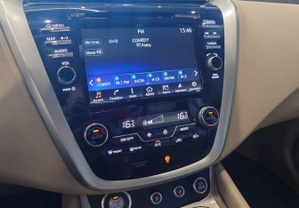 Подержанный автомобиль Nissan Murano Suv 2017 года (23 фото)