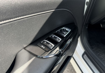 Подержанный автомобиль Kia K5 2021 года (11 фото)
