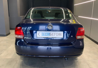Подержанный автомобиль Volkswagen Polo Sedan 2013 года (6 фото)