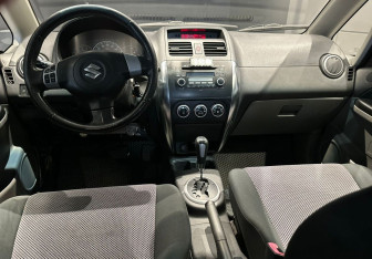 Подержанный автомобиль Suzuki SX4 Hatchback 2007 года (8 фото)