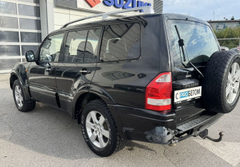 Подержанный автомобиль Mitsubishi Pajero 2003 года (9 фото)