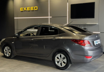 Подержанный автомобиль Hyundai Solaris Sedan 2012 года (7 фото)