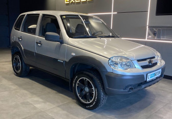 Подержанный автомобиль Chevrolet Niva 2013 года (3 фото)