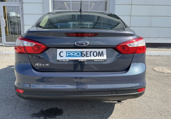 Подержанный автомобиль Ford Focus Sedan 2014 года (5 фото)