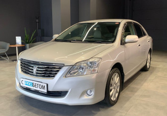 Подержанный автомобиль Toyota Premio 2007 года (4 фото)