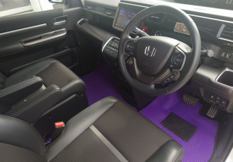 Подержанный автомобиль Honda Stepwgn 2021 года (29 фото)