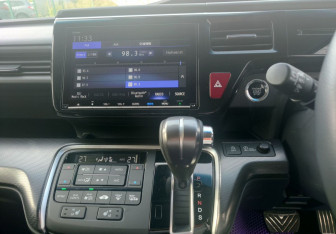 Подержанный автомобиль Honda Stepwgn 2021 года (12 фото)