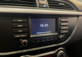 Подержанный автомобиль Kia Rio Sedan 2019 года (10 фото)