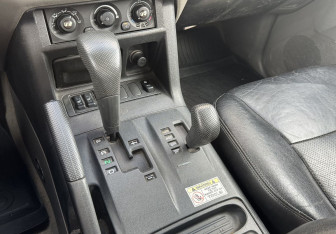 Подержанный автомобиль Mitsubishi Pajero 2003 года (14 фото)