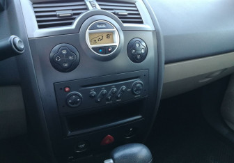 Подержанный автомобиль Renault Megane Sedan 2008 года (12 фото)