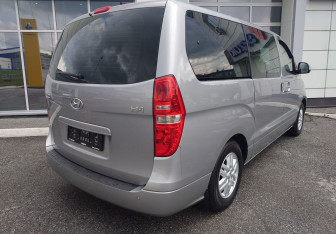 Подержанный автомобиль Hyundai H-1 2020 года (6 фото)