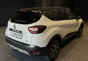Подержанный автомобиль Renault Kaptur 2017 года (7 фото)