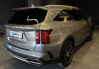 Подержанный автомобиль Kia Sorento 2021 года (7 фото)